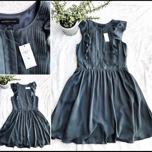 Banana Republic NWT Gray dress. Size 10